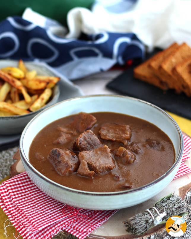 Carbonnade Flamande (lihaa olutkastikkeessa) rbon