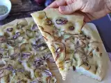 Resepti Maalaisfocaccia sipulilla ja rosmariinilla