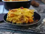 Resepti Lasagne, jossa on kurpitsaa, speckiä sekä kermaisia ja rapeita pähkinöitä