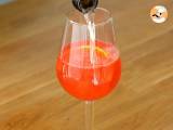 Spritz, kuuluisa italialainen cocktail Aperolilla - Valmistelu askel 2