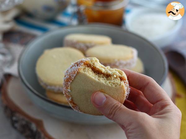 Alfajores - Argentiinalaisia pikkuleipiä maitohillon ja kookoksen kera - kuva 2