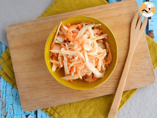 Amerikkalaistyylinen coleslaw (kaali- ja porkkanasalaatti) - kuva 2