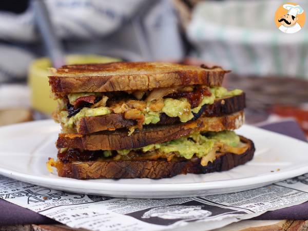 Amerikkalaistyylinen grilled cheese maxi sandwich: kana, avokado, pekoni - kuva 6