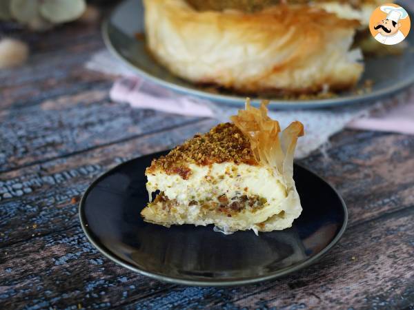 Baklava-tyylinen juustokakku pistaasipähkinöiden kanssa, rapea ja sulava - kuva 2