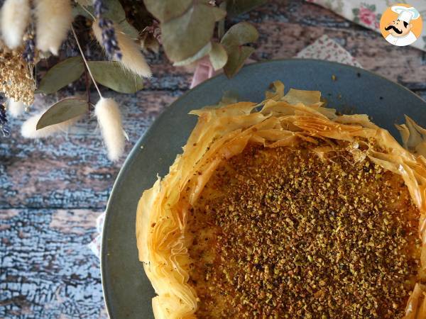 Baklava-tyylinen juustokakku pistaasipähkinöiden kanssa, rapea ja sulava - kuva 4