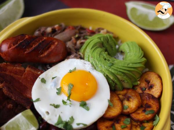 Bandeja Paisa, kolumbialainen ruokalaji täynnä makua ja perinteitä - kuva 2