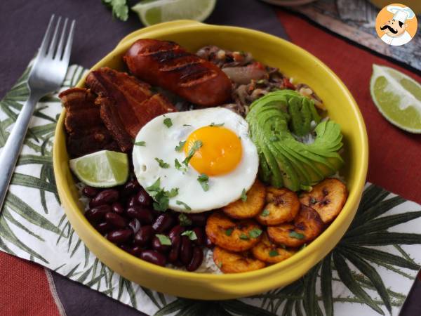 Bandeja Paisa, kolumbialainen ruokalaji täynnä makua ja perinteitä - kuva 3