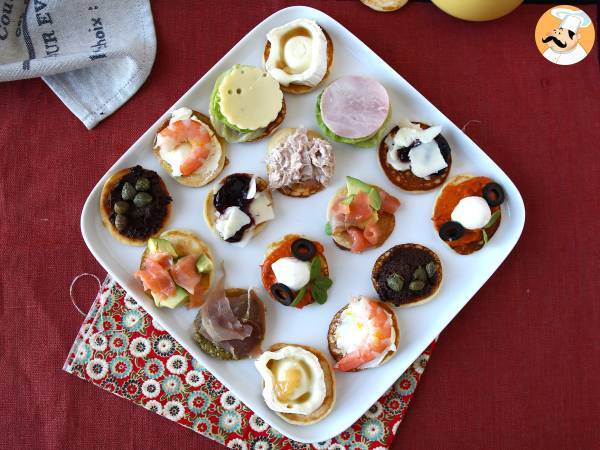 Blini-tarjotin täytteineen, täydellinen monipuolinen aperitiivi juhlakaudelle. - kuva 5