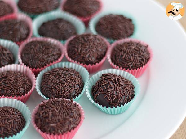 Brigadeiro, pienet brasilialaiset makeiset