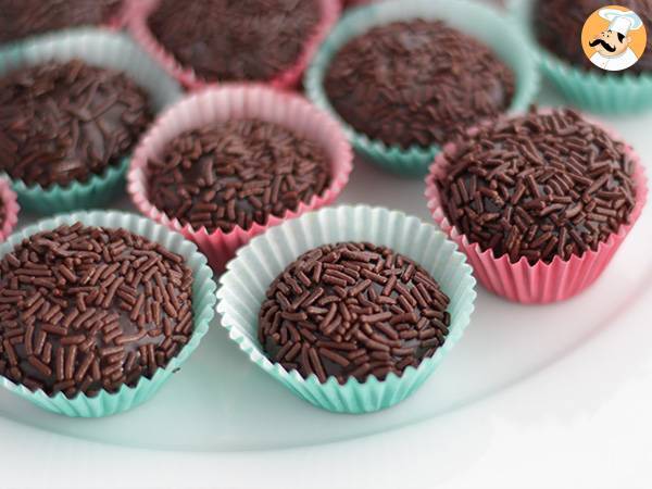 Brigadeiro, pienet brasilialaiset makeiset - kuva 3