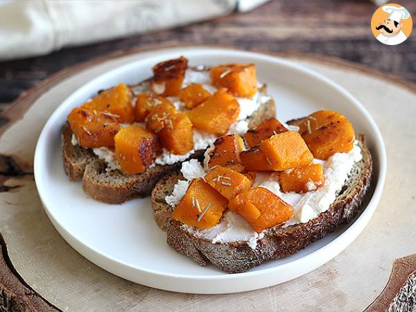 Butternut-ricotta- ja munavoileivät