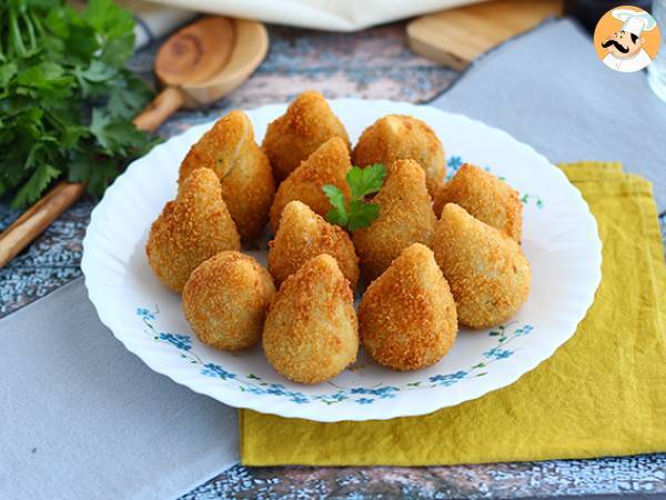 Coxinhas (brasilialaiset kanakroketit)