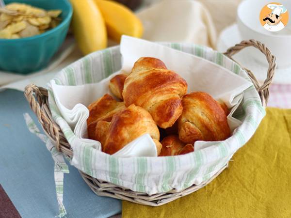 Croissantit selitetään askel askeleelta