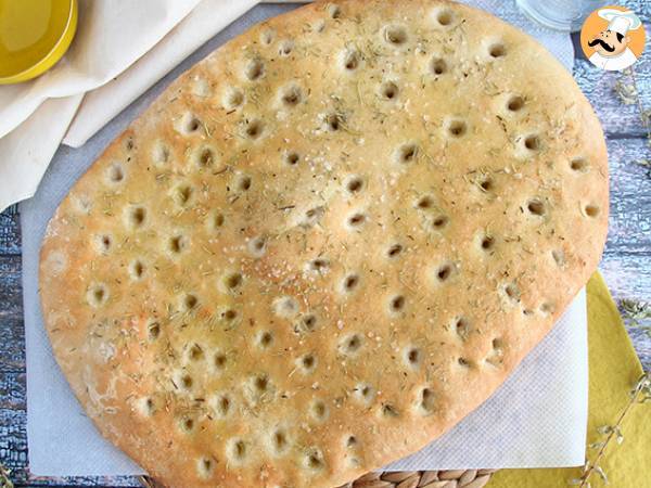 Focaccia, italialainen leipä rosmariinilla - kuva 3