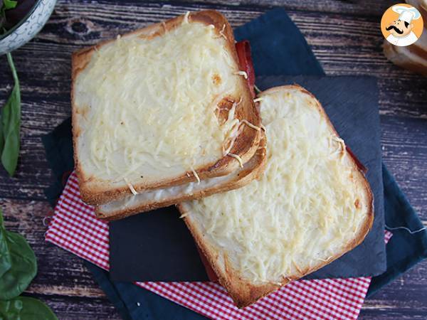 Gourmet croque-monsieur béchamel-kastikkeella - kuva 4