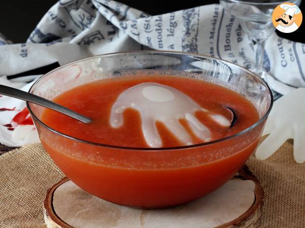 Halloween-cocktail käsin muotoillulla jääkuutiolla - helppo ohje!