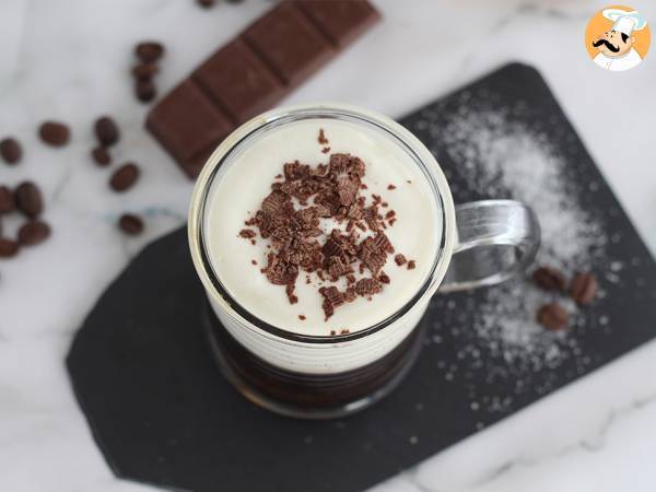 Irish Coffee (kahvi viskin ja kermavaahdon kera) - kuva 2