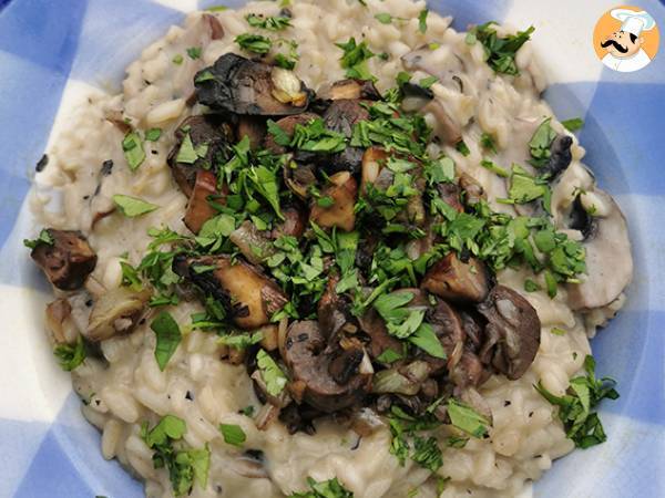 Kermainen risotto herkkusienten kanssa