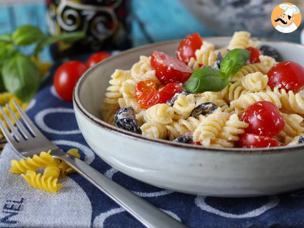 Kermaista kylmää pastaa, valmis alle 10 minuutissa!