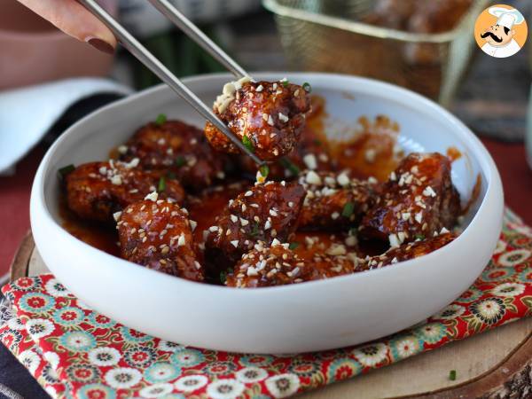 Korealaista paistettua kanaa mausteisella gochujang-kastikkeella - Dakgangjeong