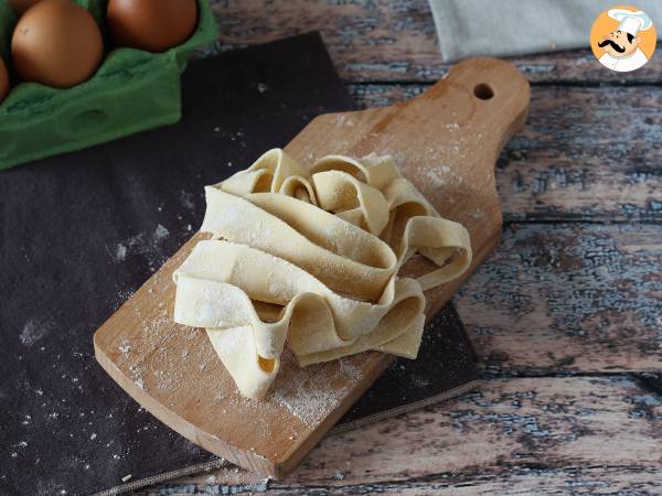 Kotitekoinen munapasta pappardelle: resepti vaihe vaiheelta