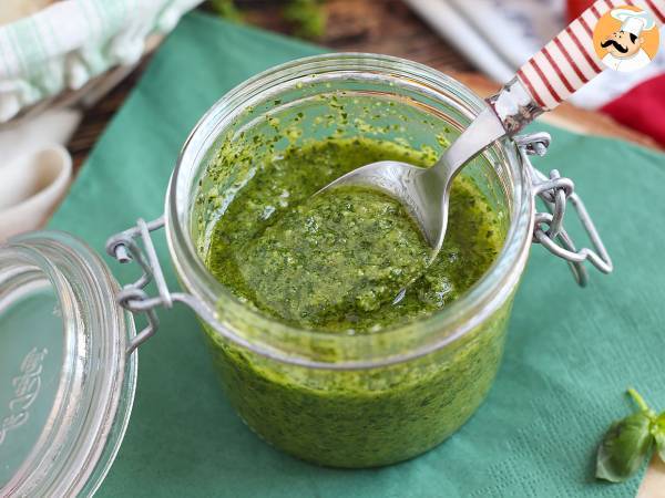 Kotitekoinen vihreä pesto - pesto alla genovese