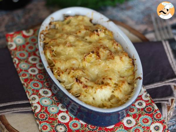 Lehtikaali gratin bechamel-kastikkeen ja juuston kera - kuva 2