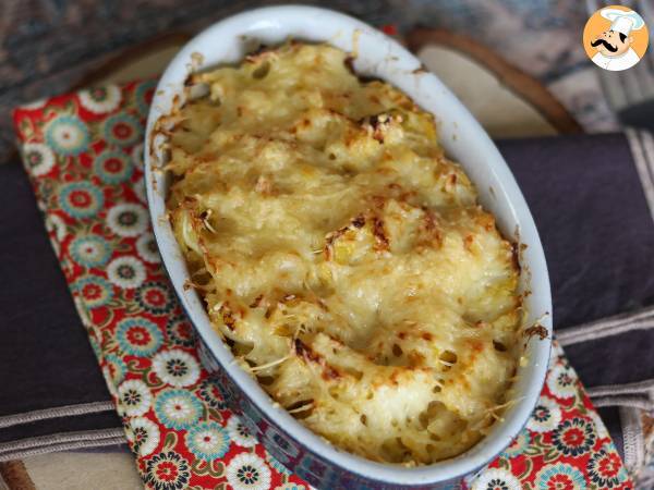 Lehtikaali gratin bechamel-kastikkeen ja juuston kera - kuva 4