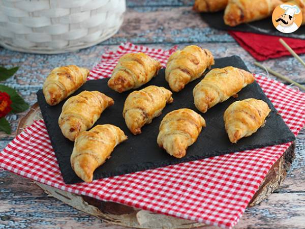 Leivonnaiscroissantit kinkun ja tuorejuuston kera - kuva 2