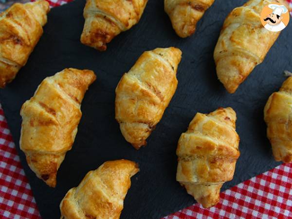 Leivonnaiscroissantit kinkun ja tuorejuuston kera - kuva 3