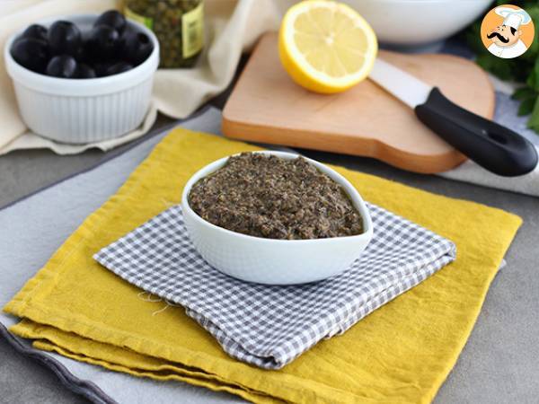 Nopea tapenade mustista oliiveista