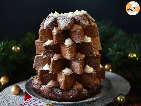 Pandoro-briossit, jotka on täytetty Nutella-kermalla ja vaniljakermalla joulukuusen muodossa.