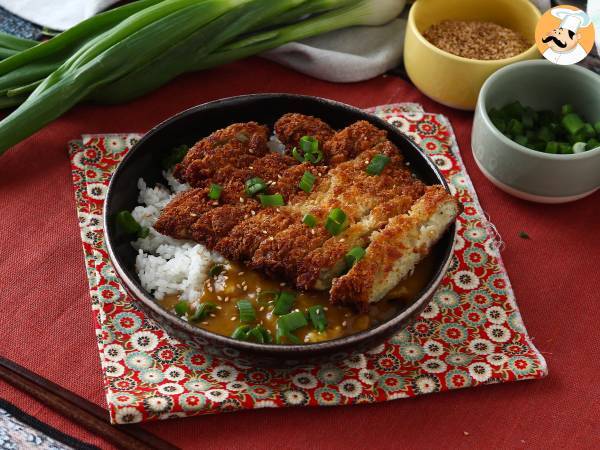 Panko-korppujauhoilla paneroitu munakoiso japanilaisittain katsu-curryllä, mutta kasvissyöjä. - kuva 6