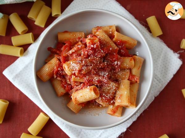 Pasta all'amatriciana, perinteinen resepti selitetty askel askeleelta - kuva 5