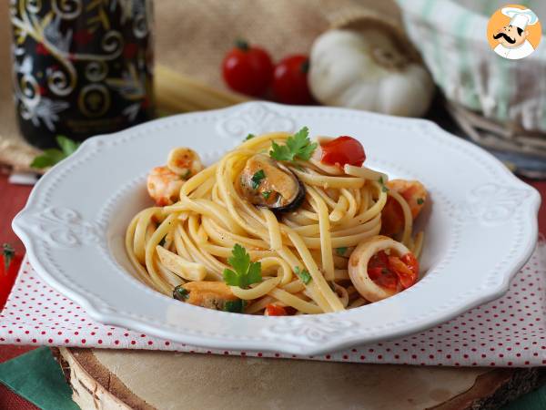 Pasta pakastettujen merenelävien kanssa, maukas ja erittäin nopea ensimmäinen kurssi - kuva 6