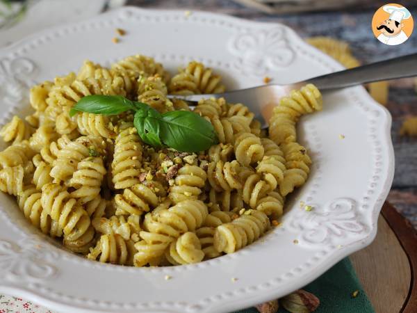 Pasta pistaasipestolla, maukas ja helppo resepti - kuva 2