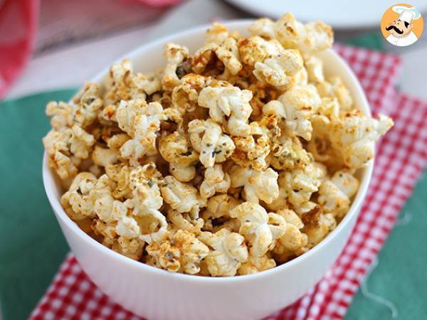 Pizzamaustettu popcorn