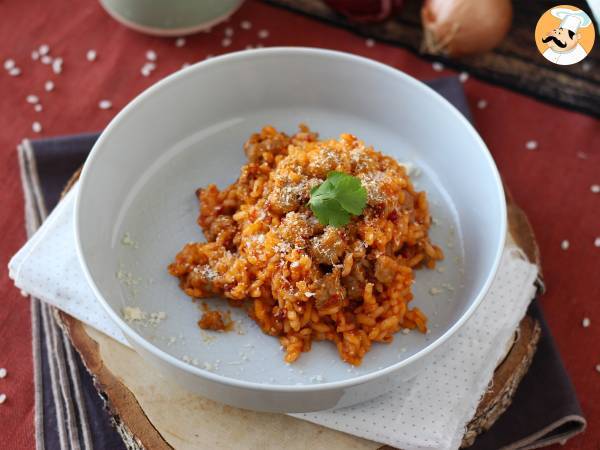 Risotto 'nduja ja makkara, voimakkaan makuinen ensimmäinen ruokalaji. - kuva 5