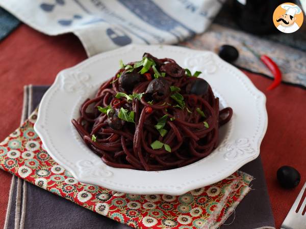 Spaghetti alla fuoco di bacco: punaviinipasta, joka tuo pöytään jotain erityistä