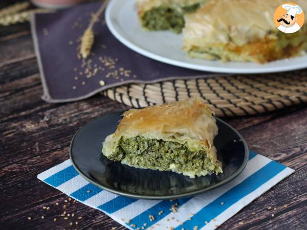 Spanakopita, superhelppo kreikkalainen piirakka pinaatilla ja fetajuustolla. - kuva 3