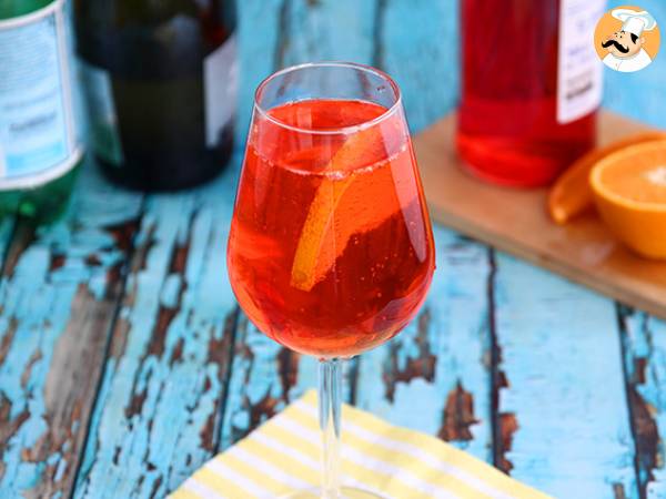 Spritz, kuuluisa italialainen cocktail Aperolilla