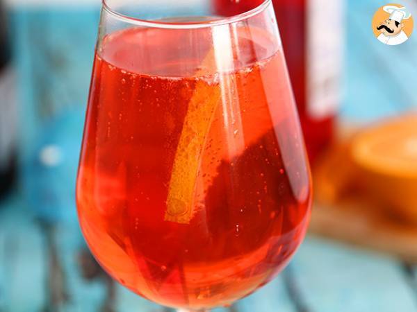 Spritz, kuuluisa italialainen cocktail Aperolilla - kuva 2