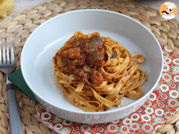 Tagliatelle kesäkurpitsaragutilla: herkullinen kasvisruoka, jota kaikki rakastavat!